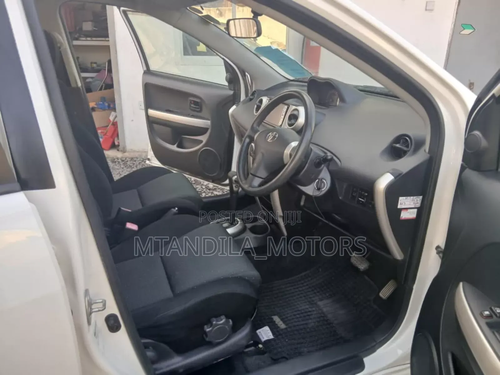 Toyota IST 2007 White