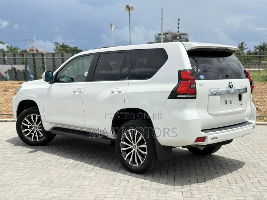 Toyota Land Cruiser Prado 2.7 2019 White