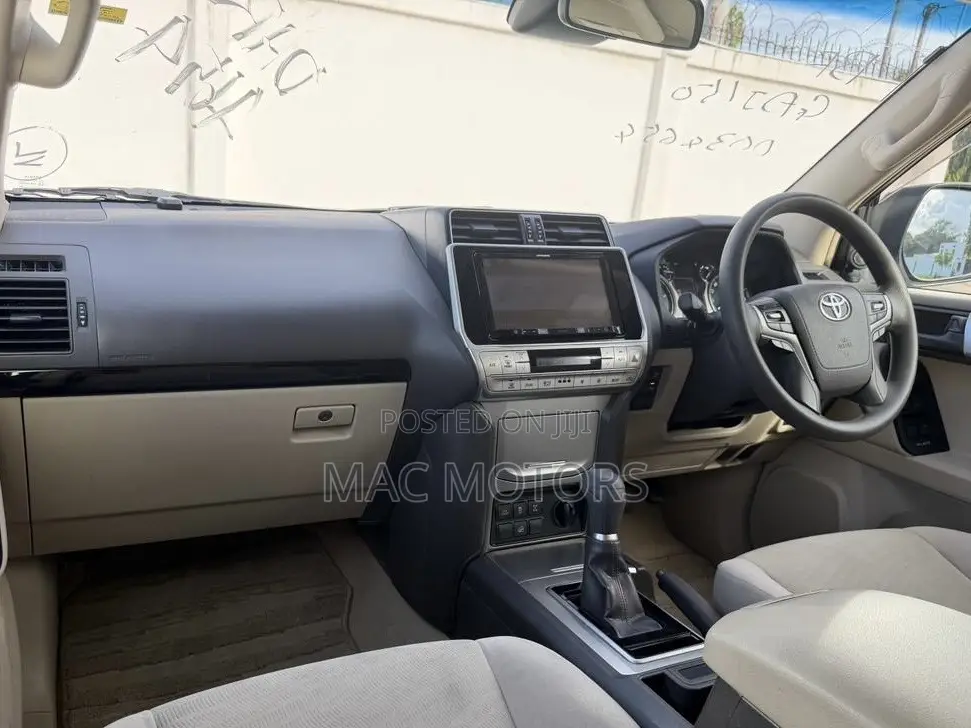 Toyota Land Cruiser Prado 2.8 2018 White