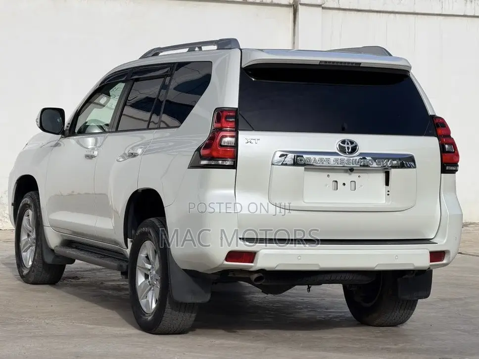 Toyota Land Cruiser Prado 2.8 2018 White