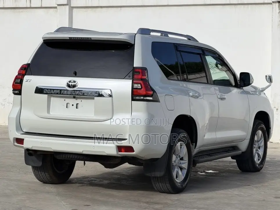 Toyota Land Cruiser Prado 2.8 2018 White