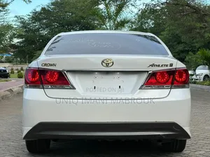 Toyota Crown 2014 White