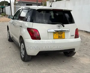 Toyota IST 2004 White