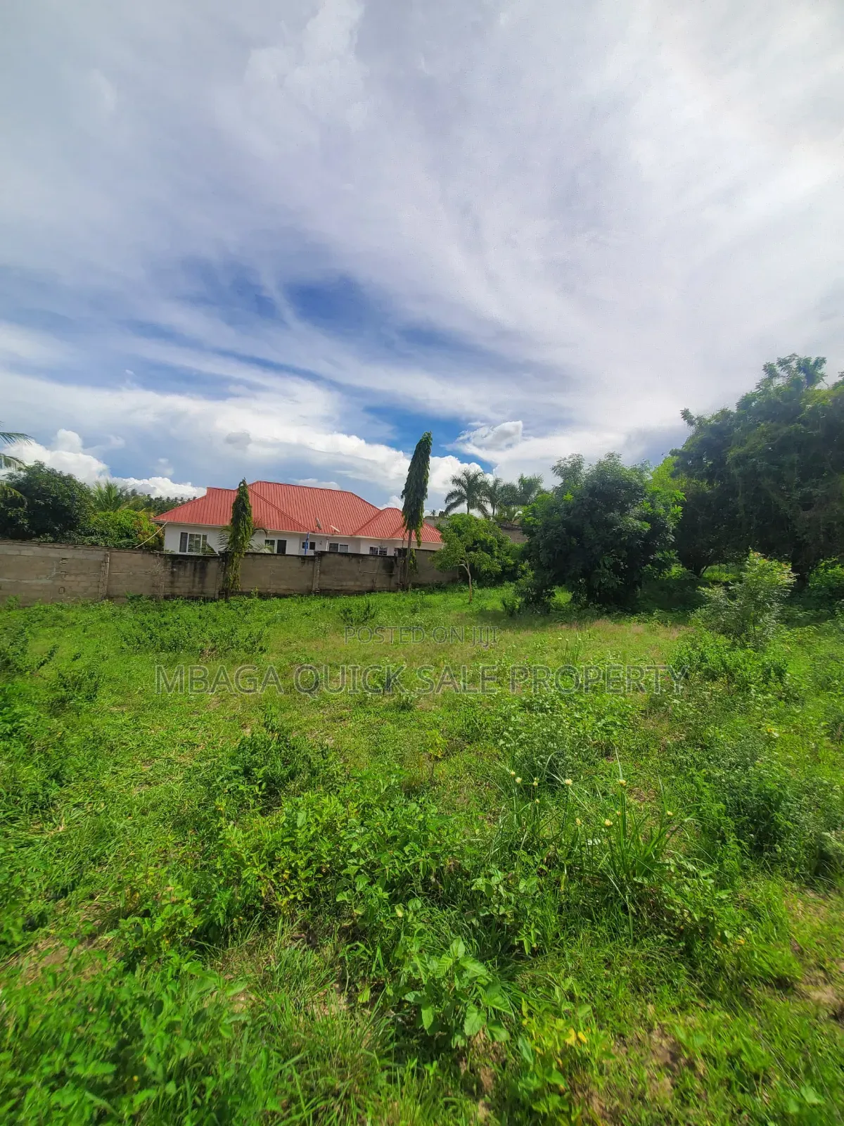Plot Area SQM 1019 for Sale Located at Madale Atras