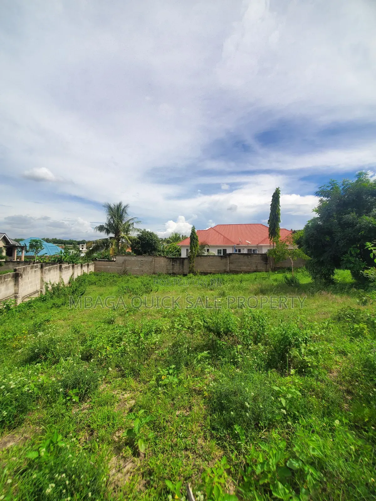 Plot Area SQM 1019 for Sale Located at Madale Atras