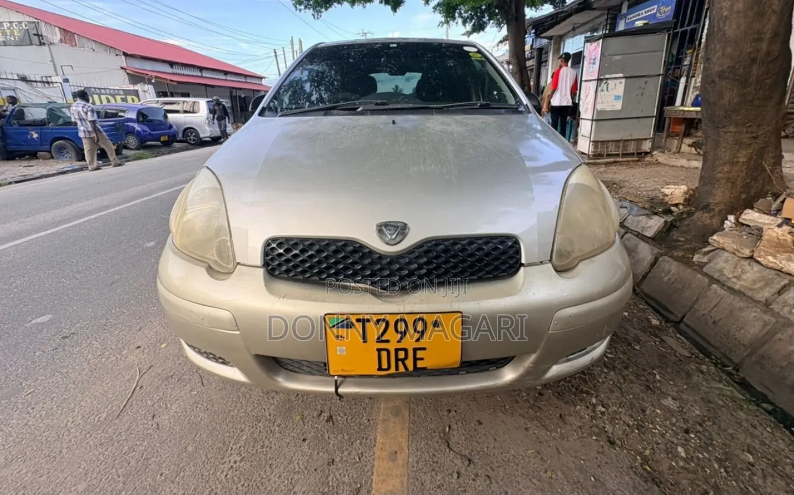 Toyota Vitz 2002 Silver