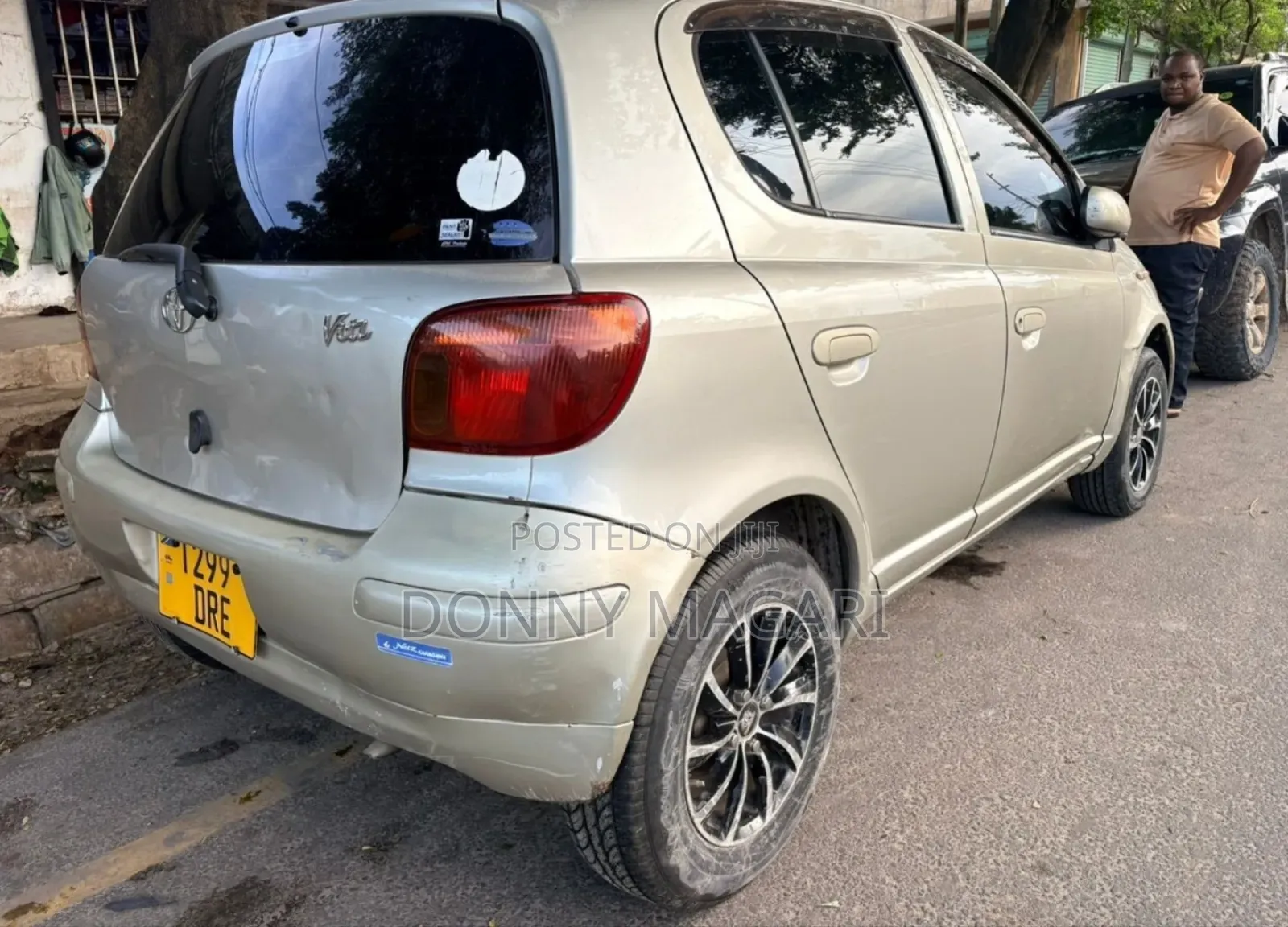 Toyota Vitz 2002 Silver