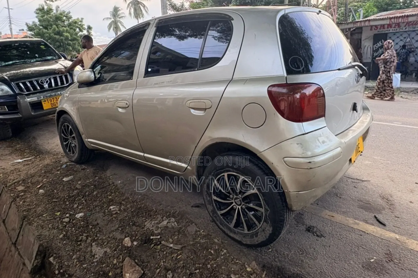 Toyota Vitz 2002 Silver