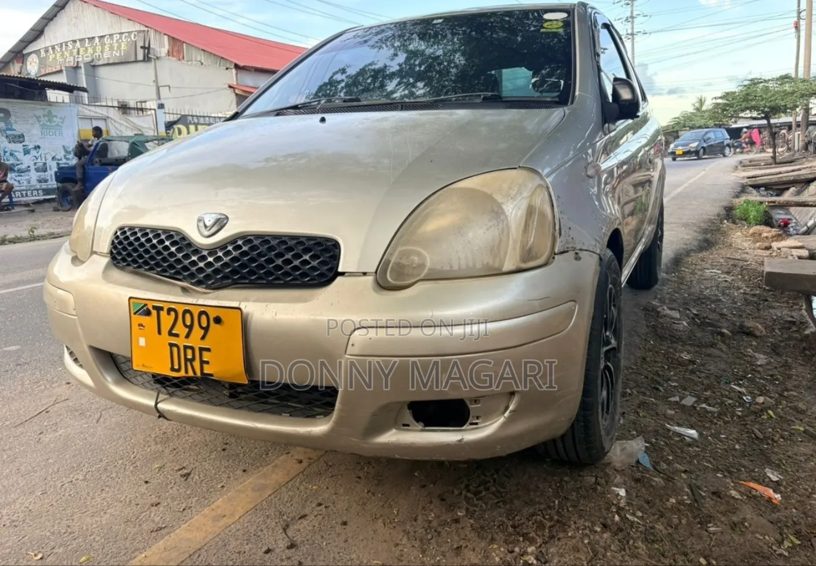 Toyota Vitz 2002 Silver