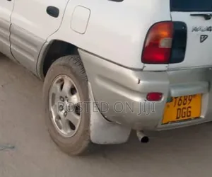 Toyota RAV4 1999 Silver