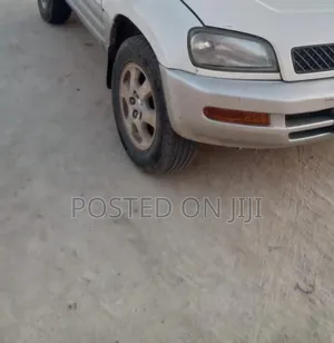 Toyota RAV4 1999 Silver