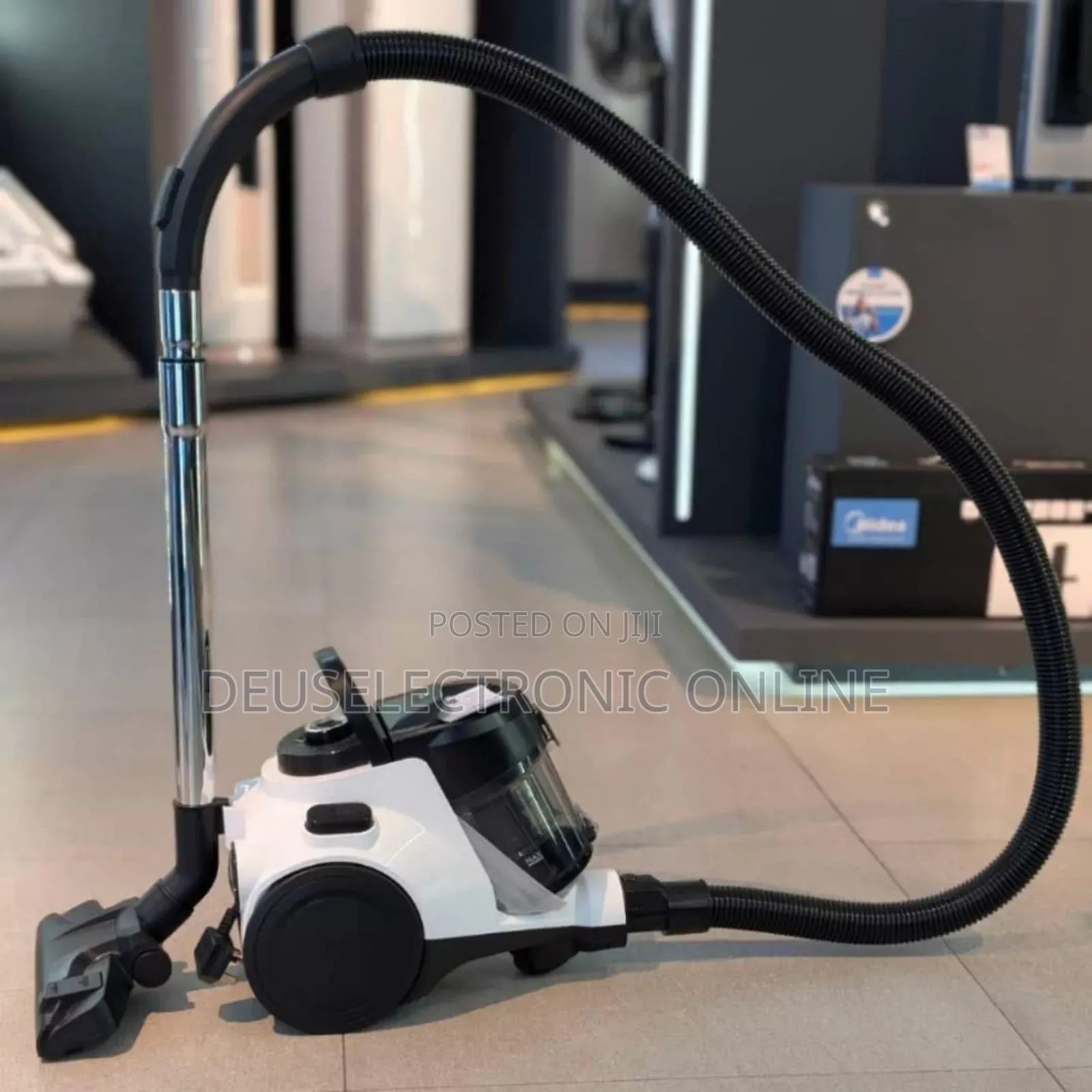 *. Brand: Hisense.* *.Product: Vacuum Cleaner * *.Capacity: 5l.*