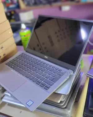 Laptop Dell Latitude 3301 8GB Intel Core i5 SSD 256GB