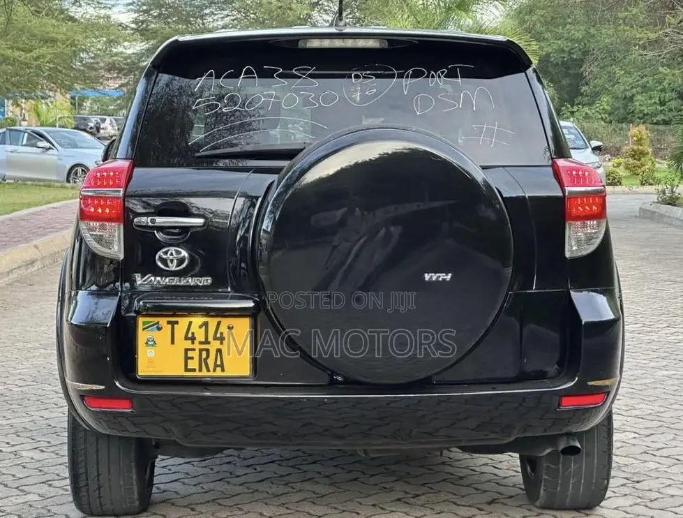 Toyota Vanguard 2011 Black