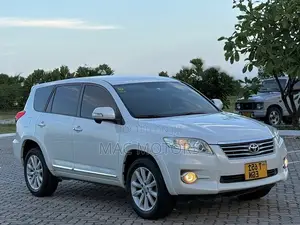 Toyota Vanguard 2012 White
