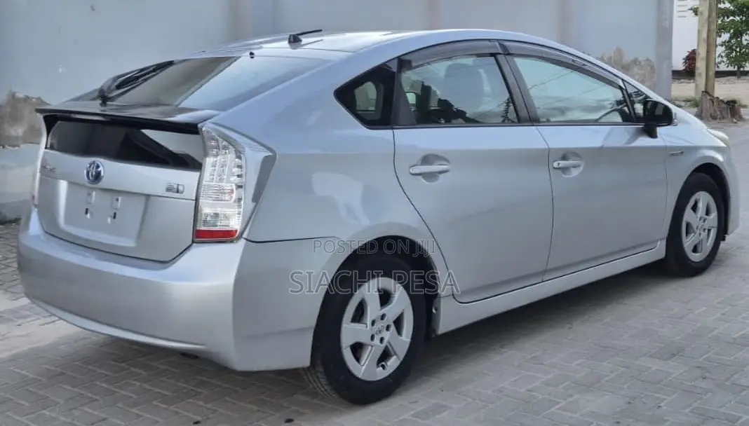 Toyota Prius 2011 Silver