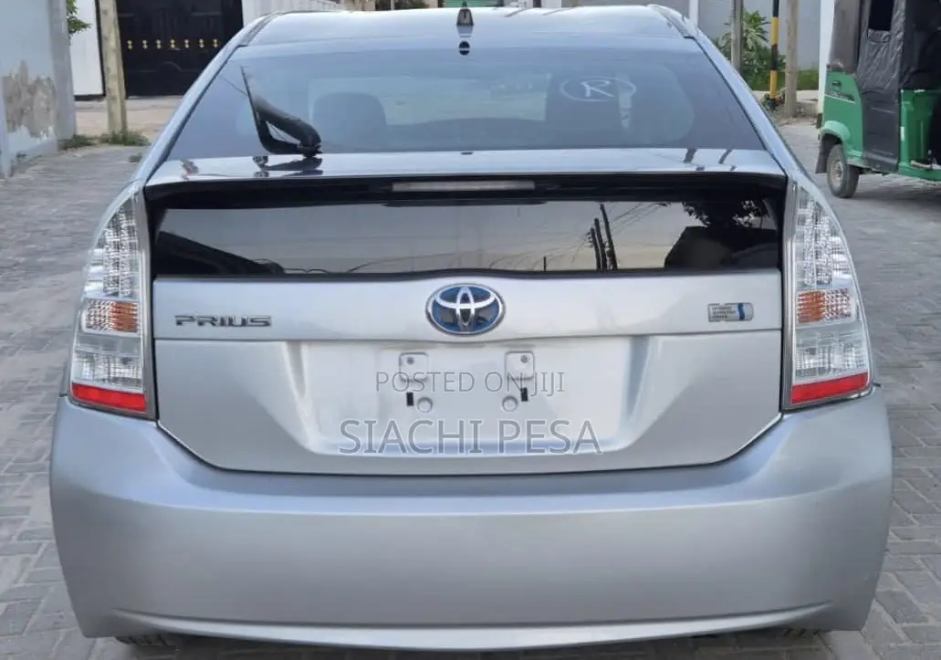 Toyota Prius 2011 Silver