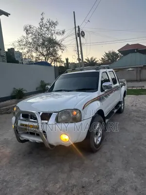 Nissan Hardbody 2007 White