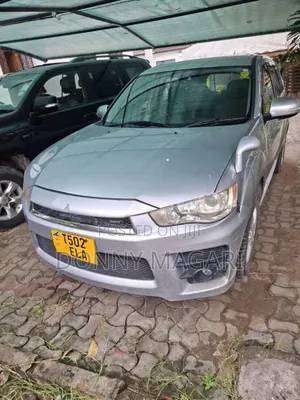Mitsubishi Outlander 2010 Silver