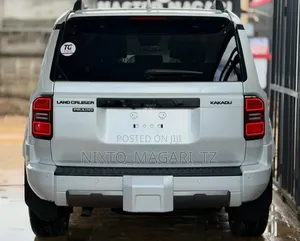 Toyota Land Cruiser Prado 2024 White