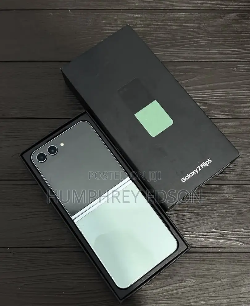 New Samsung Galaxy Z Flip5 256 GB Green