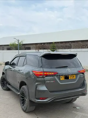 Toyota Fortuner 2.7 AWD 2023 Gray