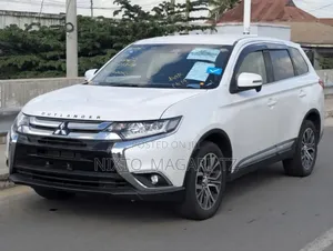 Mitsubishi Outlander 2017 White