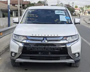 Mitsubishi Outlander 2017 White