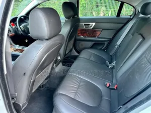 Jaguar XF 2010 Teal