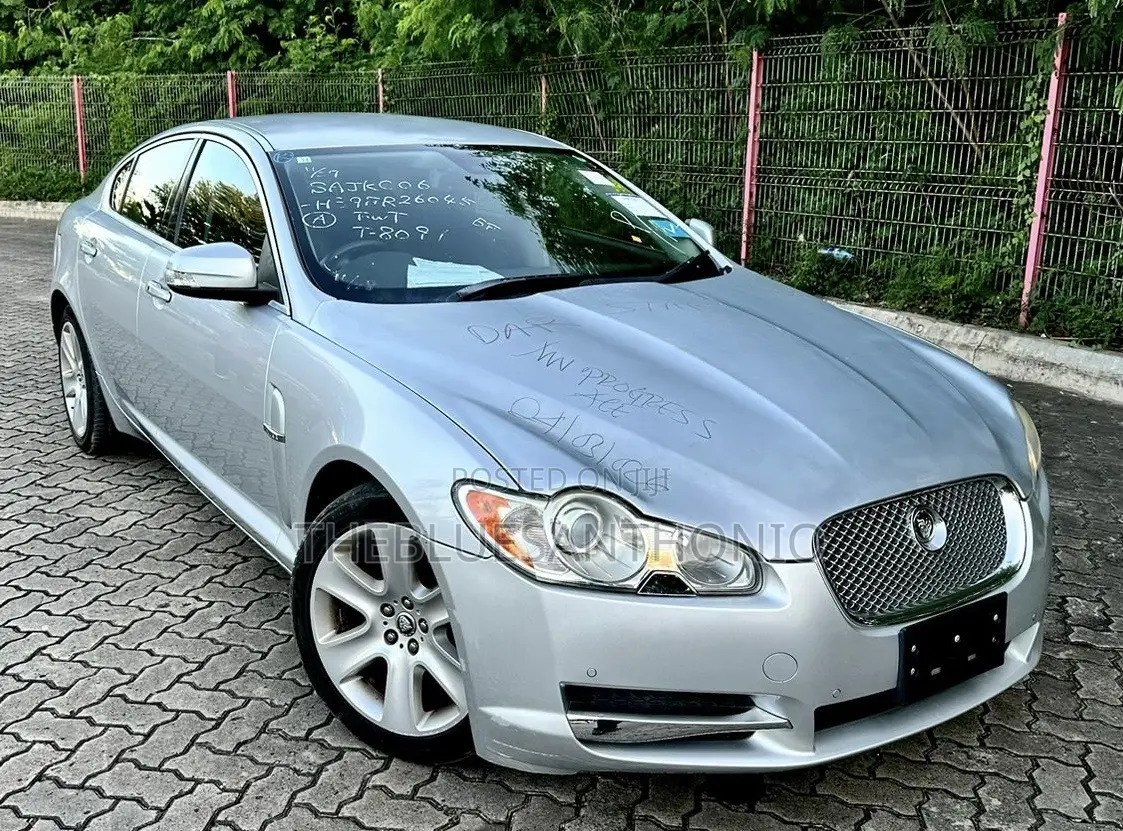 Jaguar XF 2009 Silver