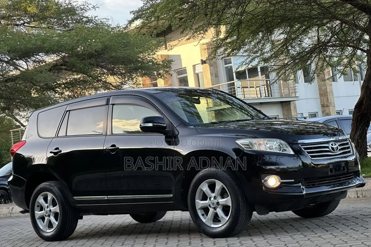 Toyota Vanguard 2013 Black