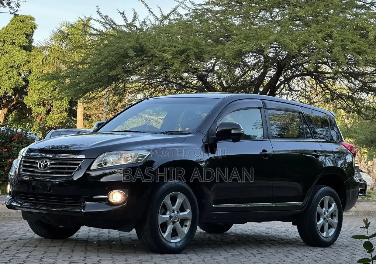 Toyota Vanguard 2013 Black