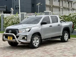Toyota Hilux Revo Double Cab Deisel 2.4 AWD 2018 Silver