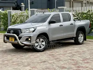 Toyota Hilux Revo Double Cab Deisel 2.4 AWD 2018 Silver
