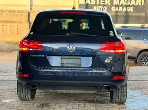 Volkswagen Touareg 2011 Blue