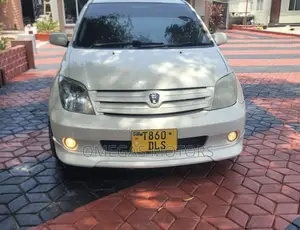 Toyota IST 2004 Pearl