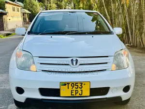 Toyota IST 2003 White
