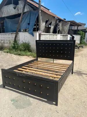 Kibanda// 5x6 // Sofa // Chuma //