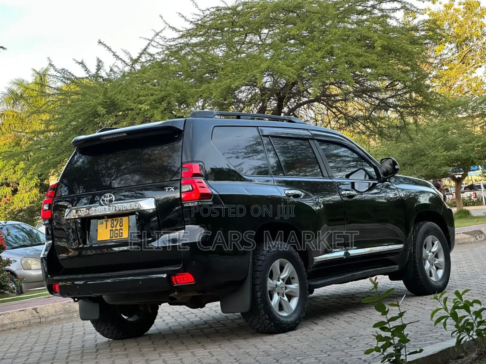 Toyota Land Cruiser Prado 2011 Black
