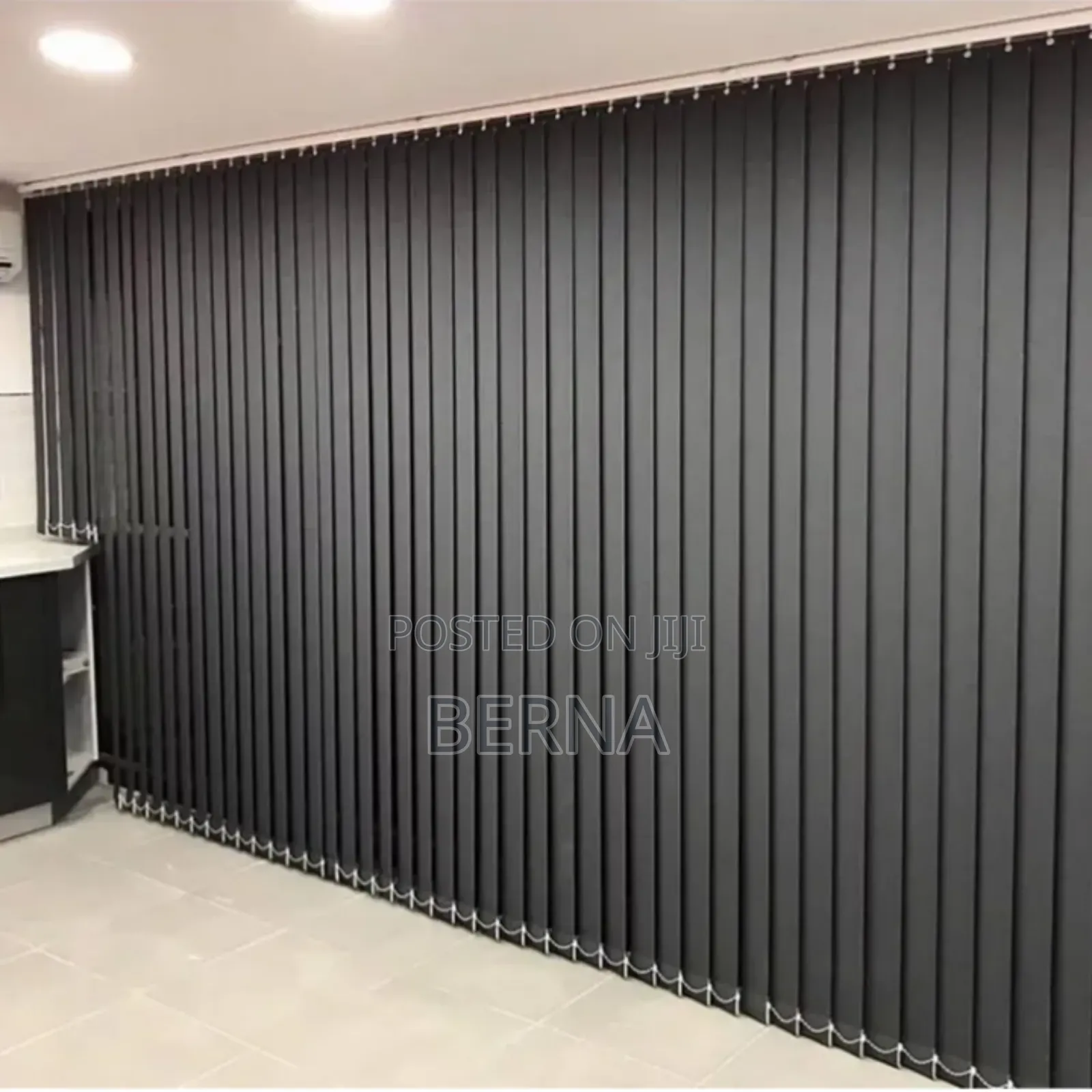 Vertical Blinds In Multi Color Per Square Metre