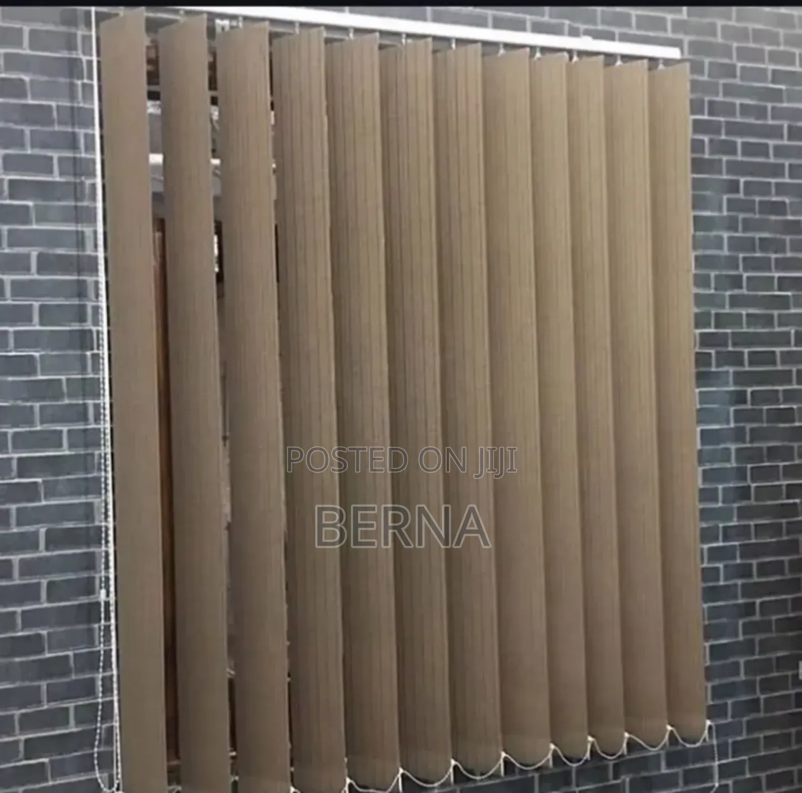 Vertical Blinds In Multi Color Per Square Metre