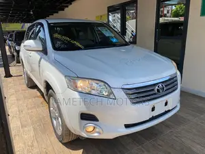 Toyota Vanguard 2009 White