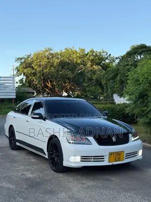 Toyota Crown 2005 Pearl