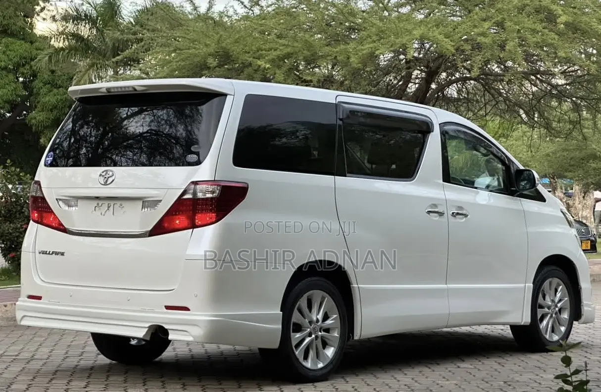 Toyota Vellfire 2008 White