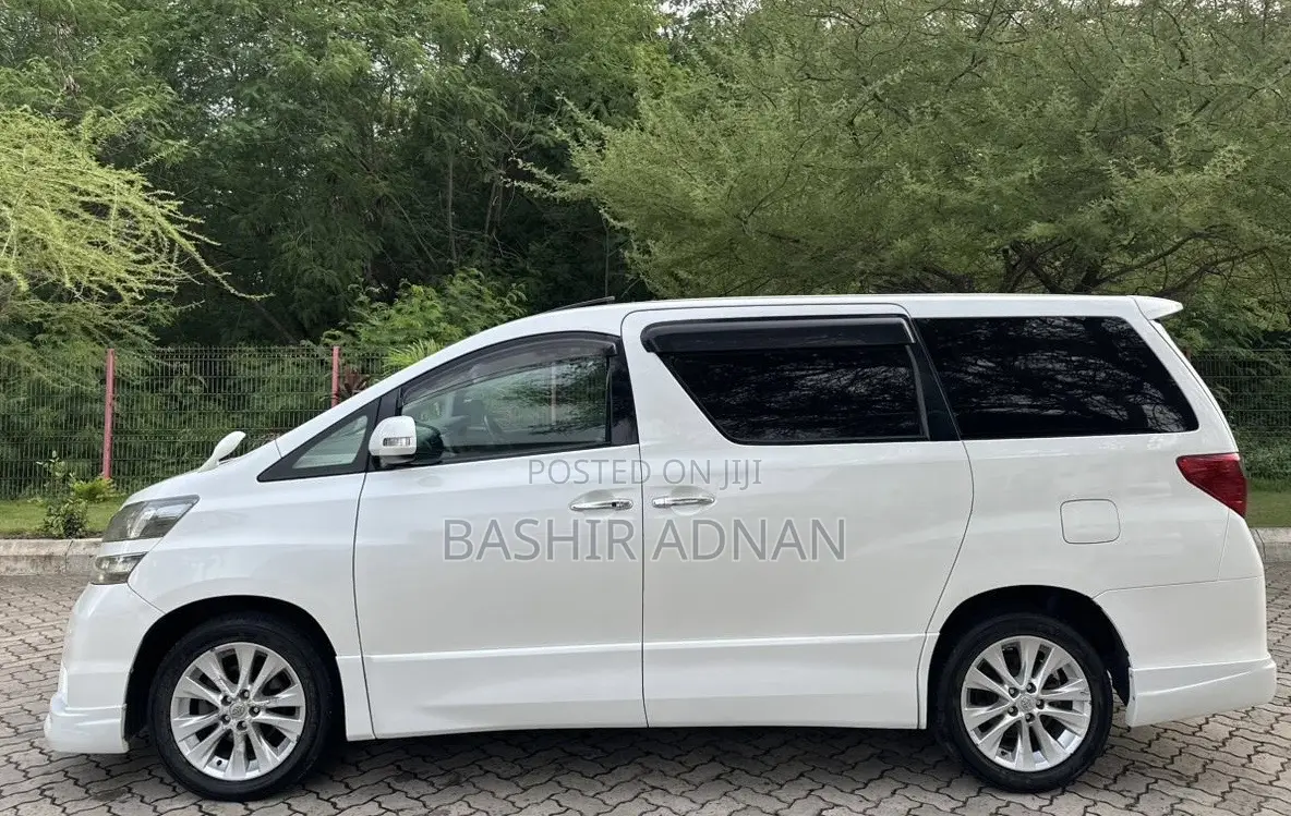 Toyota Vellfire 2008 White