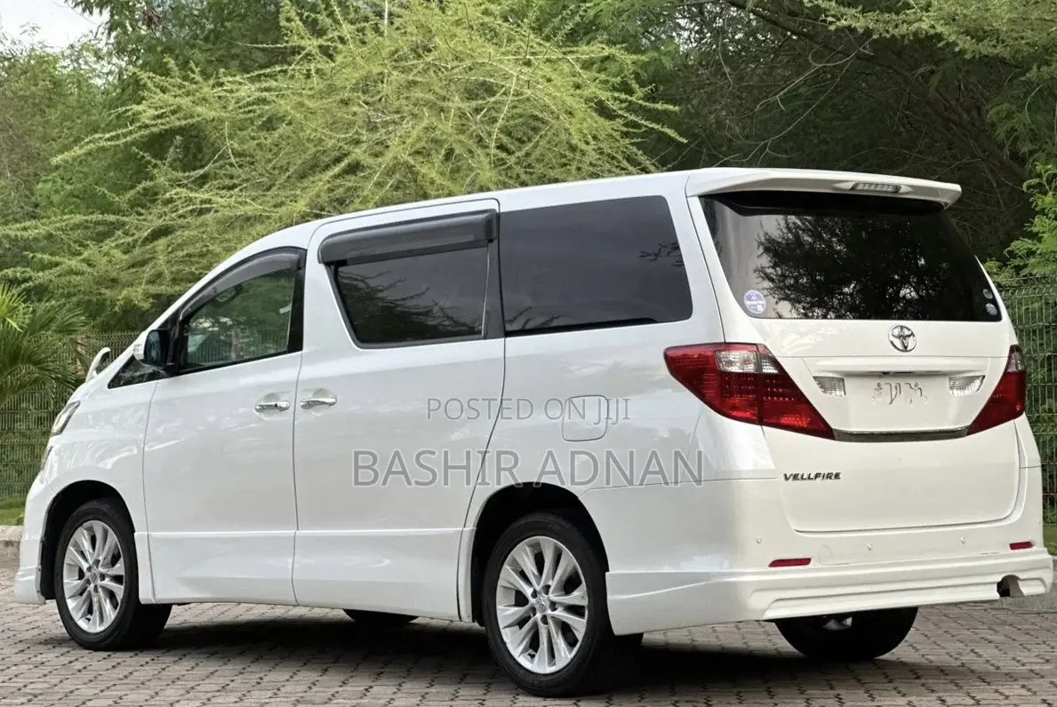 Toyota Vellfire 2008 White