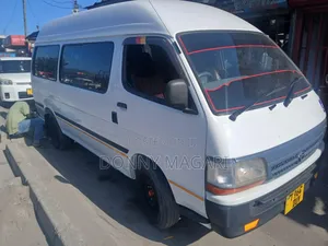 Toyota HiAce 2002 White