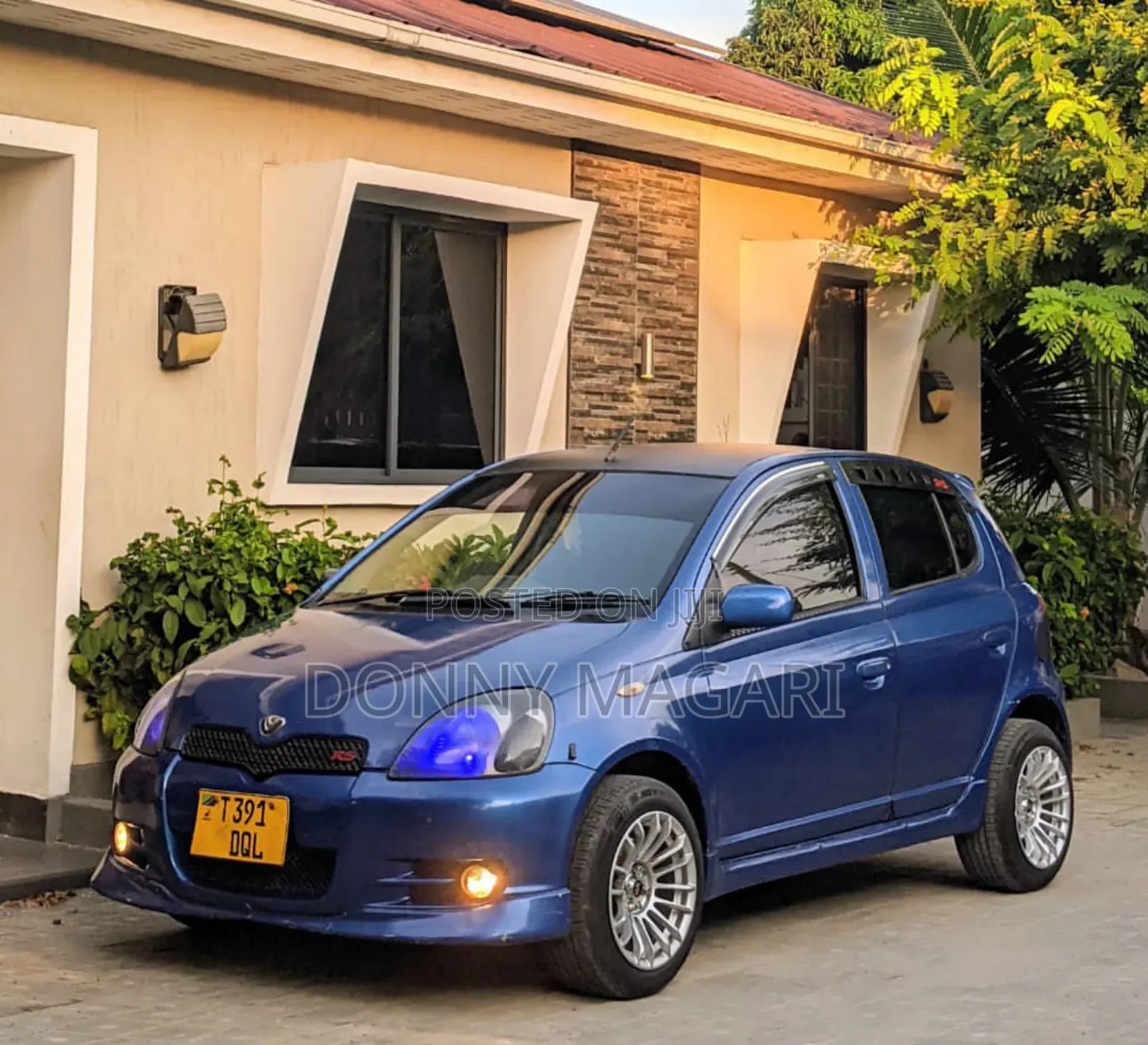 Toyota Vitz 2004 Blue