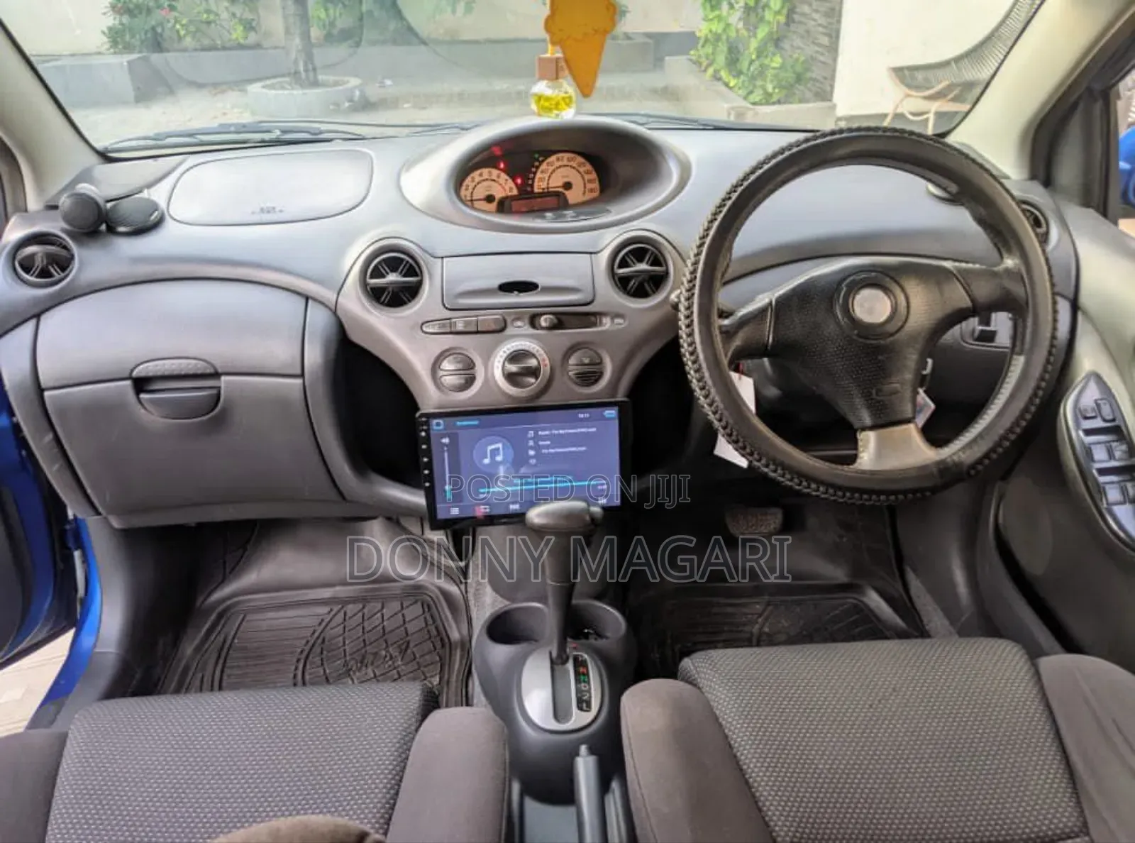 Toyota Vitz 2004 Blue