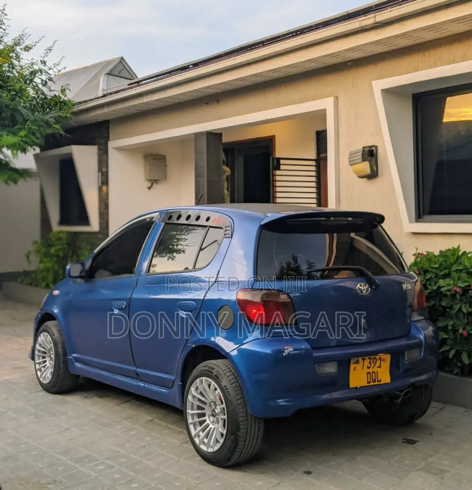 Toyota Vitz 2004 Blue